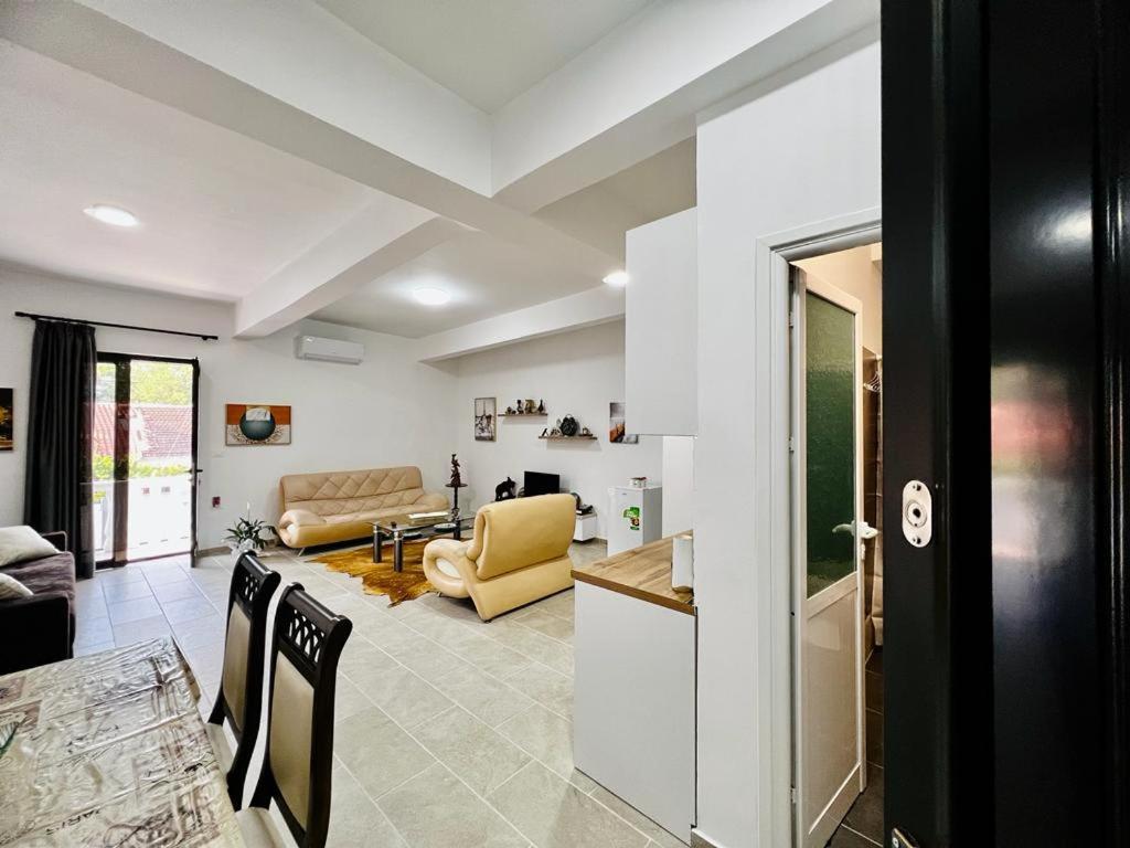 Kristian Apartments Berat Ngoại thất bức ảnh