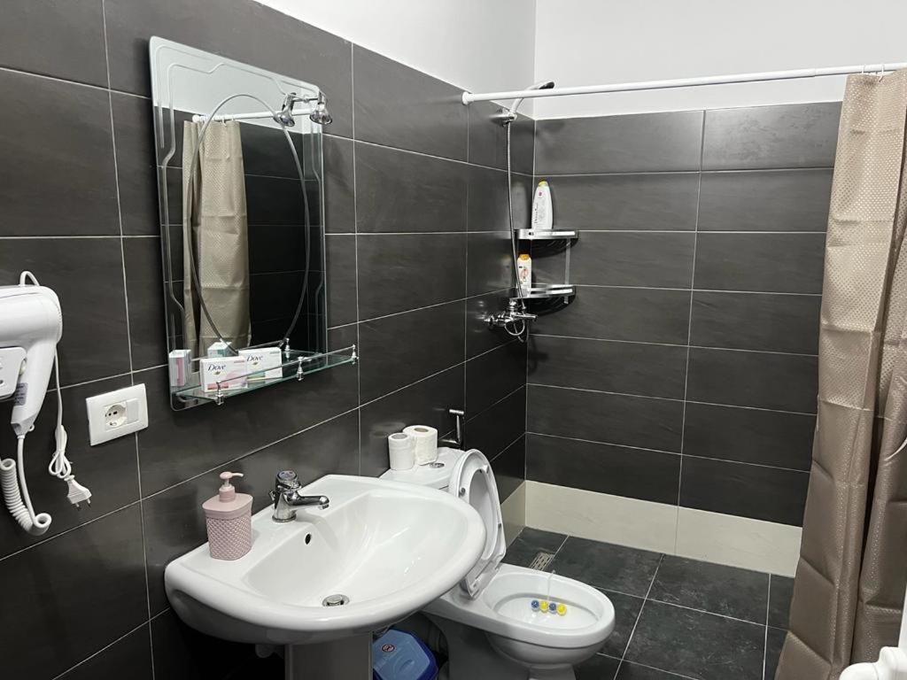 Kristian Apartments Berat Ngoại thất bức ảnh